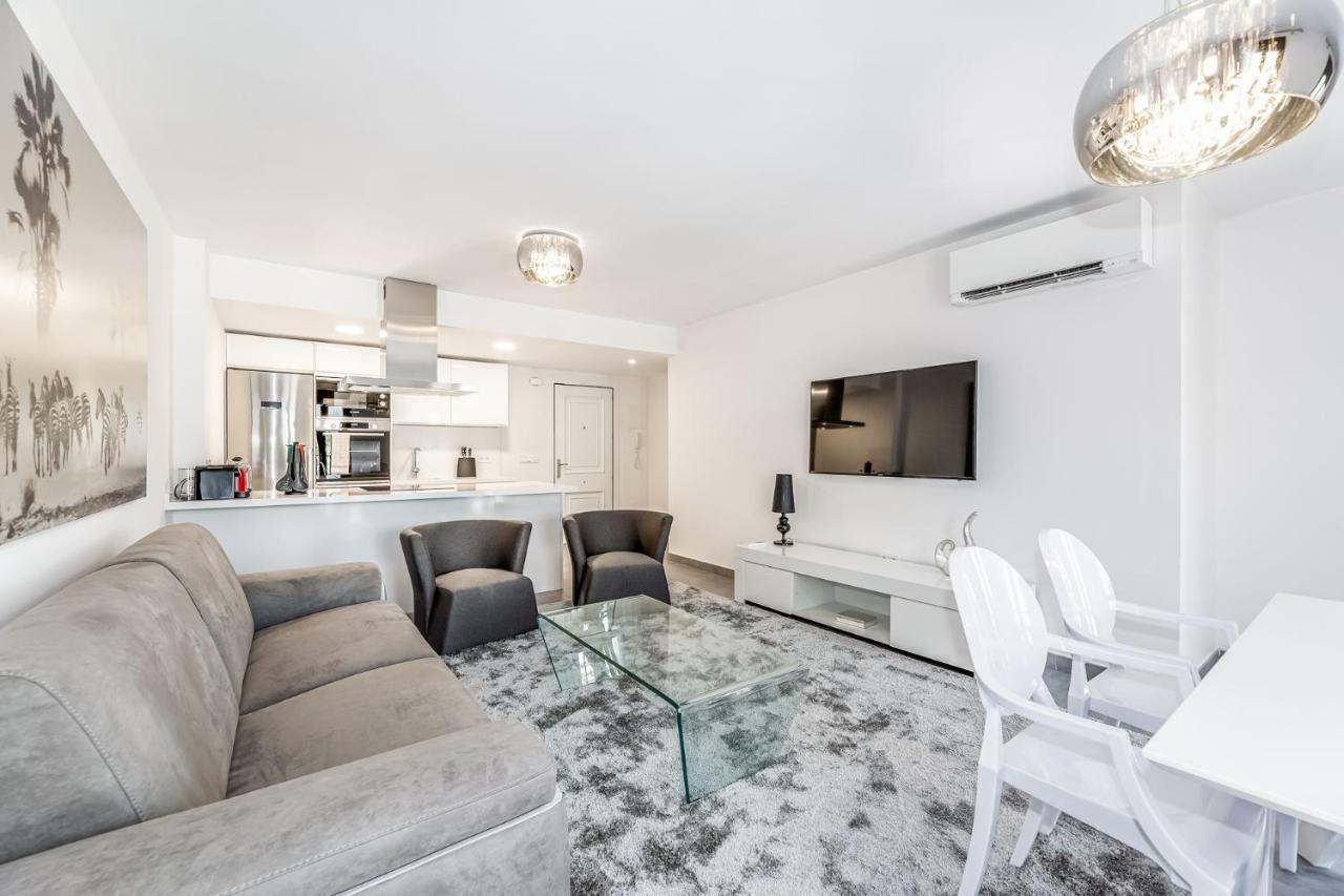 By Riva - Luxurious, Exclusive 2 Bedroom Apt Inside Puerto Banus Marbella Exterior foto